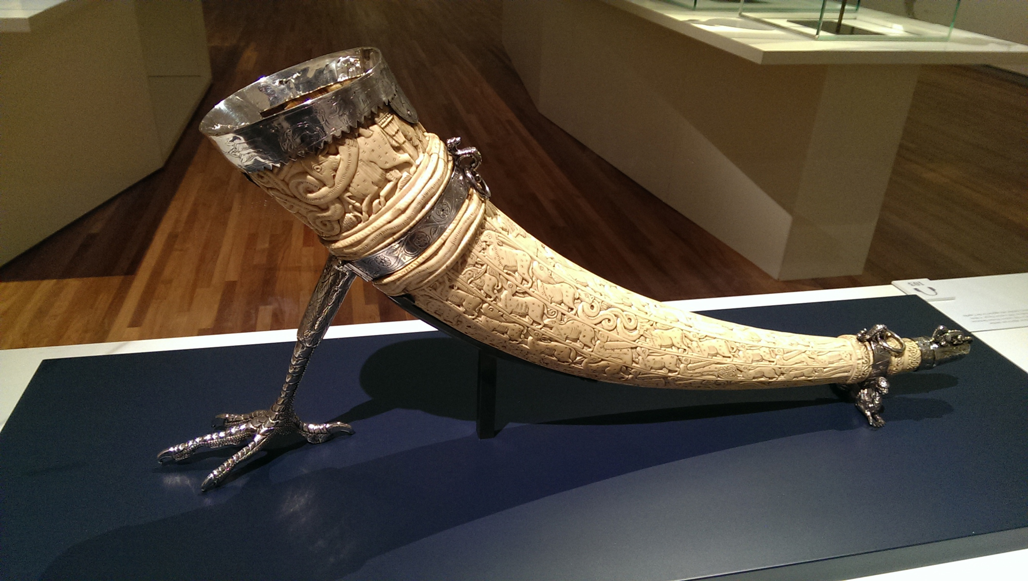 akmoliphantmountedweb